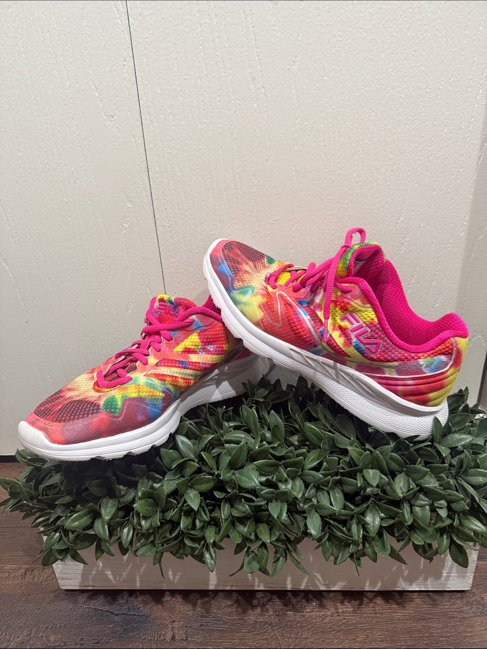 Fila Women's Memory Skyway
3.0 Tie Dye Multicolor Pink Athletic Sneakers Sz  8.5